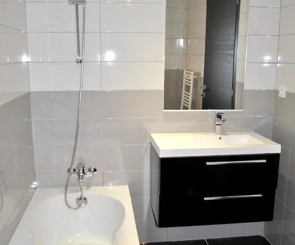 Ferienhaus Maison Chaleureuse A Bonifacio, 90 M², Piscine Partagee