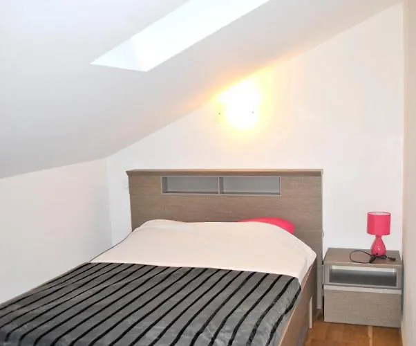 Maison Chaleureuse A Bonifacio, 90 M², Piscine Partagee Conte