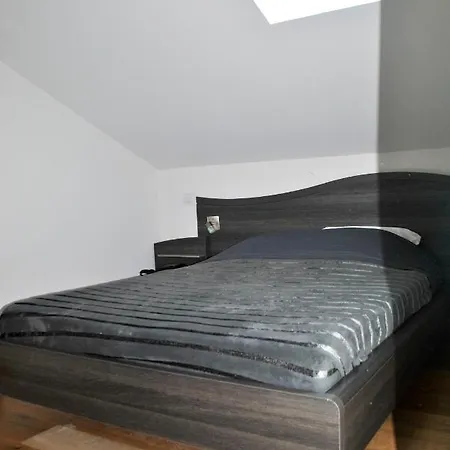 Semesterbostad Maison Chaleureuse A Bonifacio, 90 M², Piscine Partagee