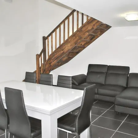 Дом отдыха Maison Chaleureuse A Bonifacio, 90 M², Piscine Partagee *